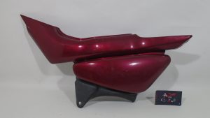 TAPA BAJO ASIENTO DERECHA SUZUKI INTRUDER M1800R